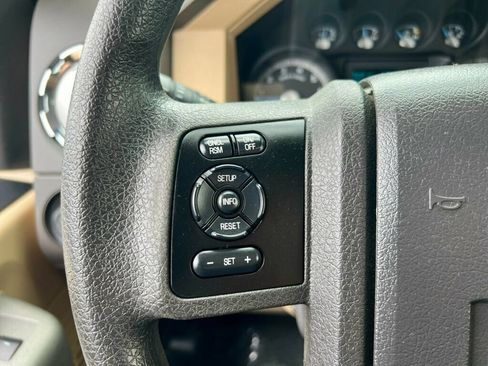 Used 2011 Ford F250 XLT w/ Snow Plow Prep Pkg AWD/4WD image 14