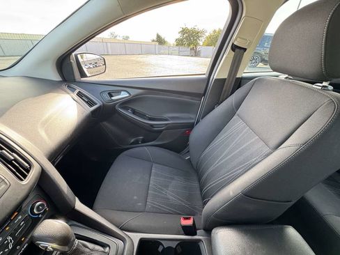 Used 2017 Ford Focus SE image 32