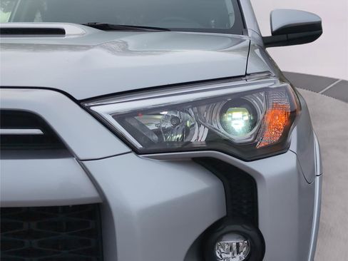 Used 2024 Toyota 4Runner TRD Off-Road image 9