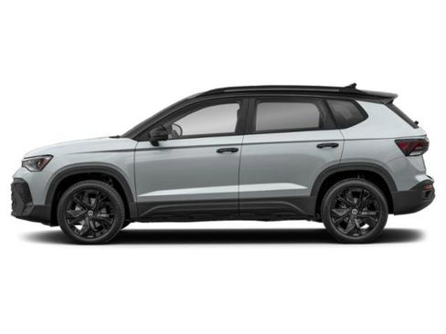 New 2026 Volkswagen Taos SE image 3
