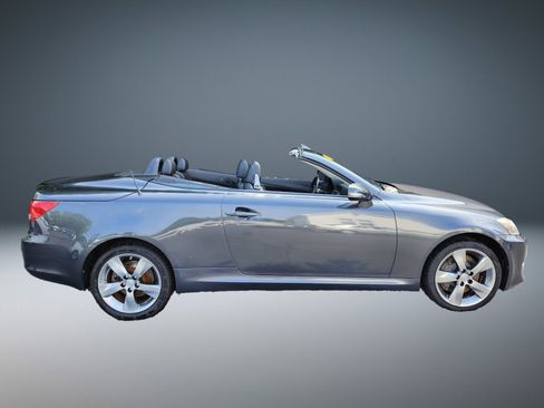 Used 2011 Lexus IS 350C image 3