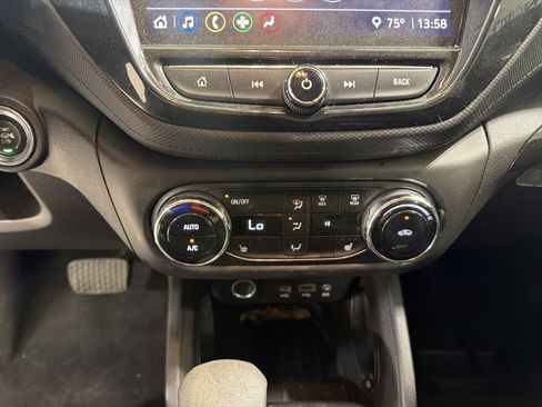 Used 2023 Chevrolet TrailBlazer LT w/ Convenience Package FWD image 19