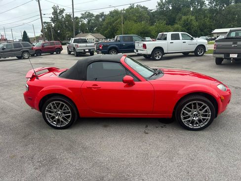 Used 2008 MAZDA MX-5 Miata Sport w/ Convenience Pkg RWD image 2