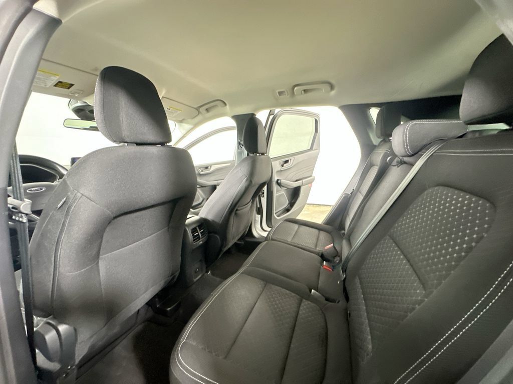 Used 2025 Ford Escape Active AWD/4WD image 14