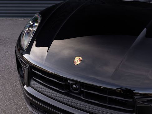 New 2026 Porsche Macan AWD/4WD image 10