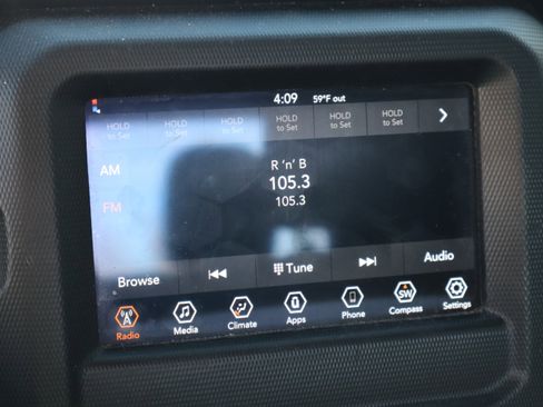 Used 2023 Jeep Gladiator Sport image 39