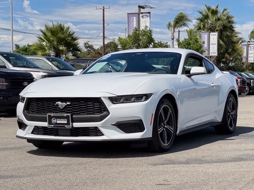 Certified 2025 Ford Mustang Coupe RWD image 4
