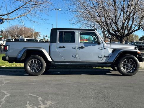Used 2020 Jeep Gladiator Sport AWD/4WD image 8