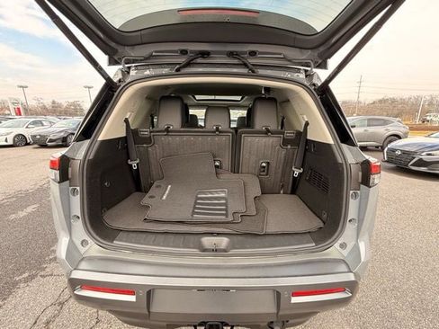 New 2026 Nissan Pathfinder Platinum w/ Cargo Package image 18
