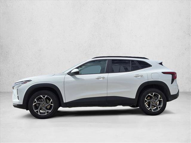 Used 2025 Chevrolet Trax LT FWD image 9