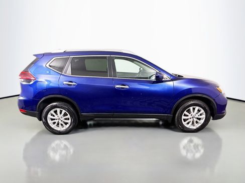 Used 2018 Nissan Rogue SV image 11