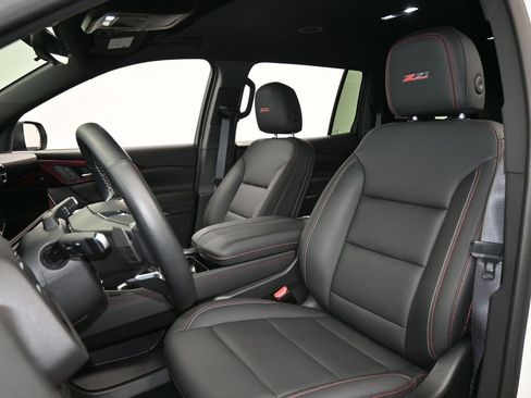 Used 2024 Chevrolet Traverse Z71 w/ Enhanced Driving Package image 10