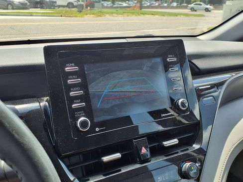 Used 2023 Toyota Camry SE FWD image 8