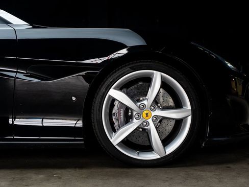 Used 2019 Ferrari Portofino RWD image 8
