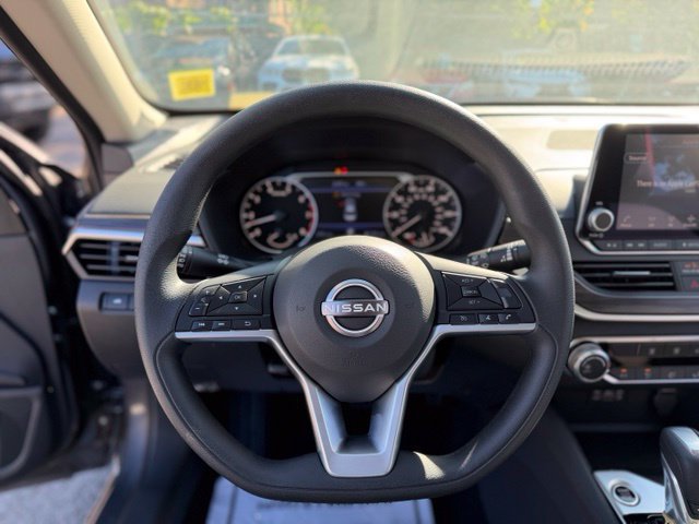 Used 2025 Nissan Altima 2.5 SV AWD/4WD image 14