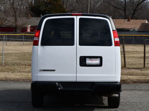 Used 2022 Chevrolet Express 3500 LS image 7