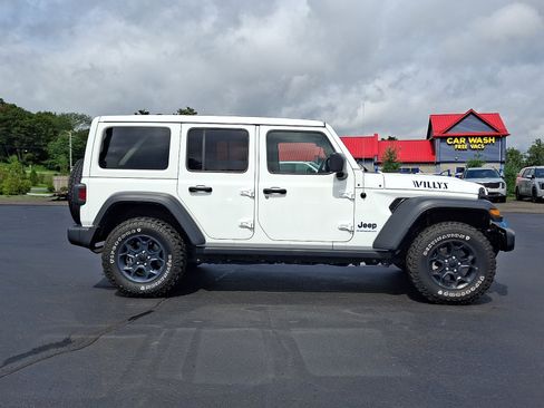 Used 2023 Jeep Wrangler Unlimited w/ Sun & Screen Package AWD/4WD image 7