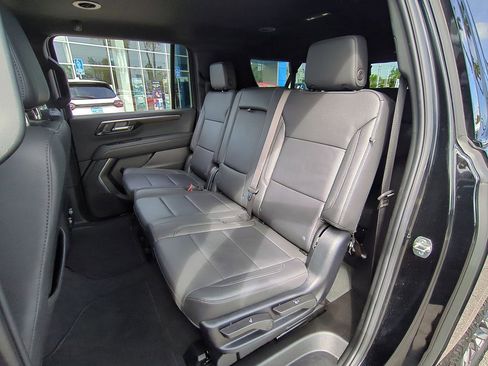 Certified 2025 Chevrolet Suburban Z71 image 24