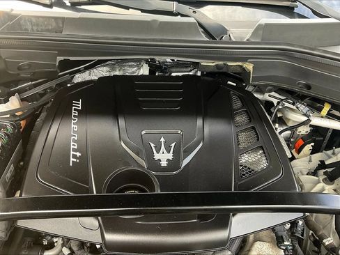 Used 2023 Maserati Grecale Modena AWD/4WD image 31
