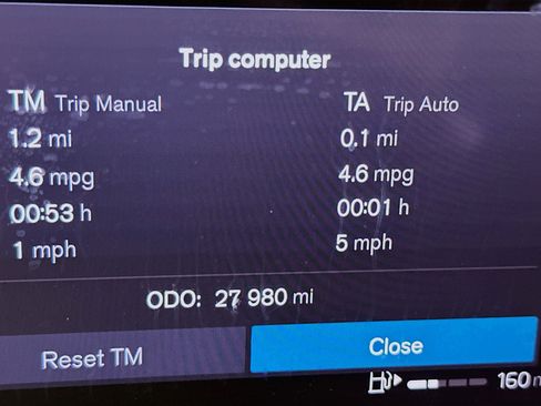 Used 2023 Volvo XC40 B5 Plus w/ Protection Package Premier image 19