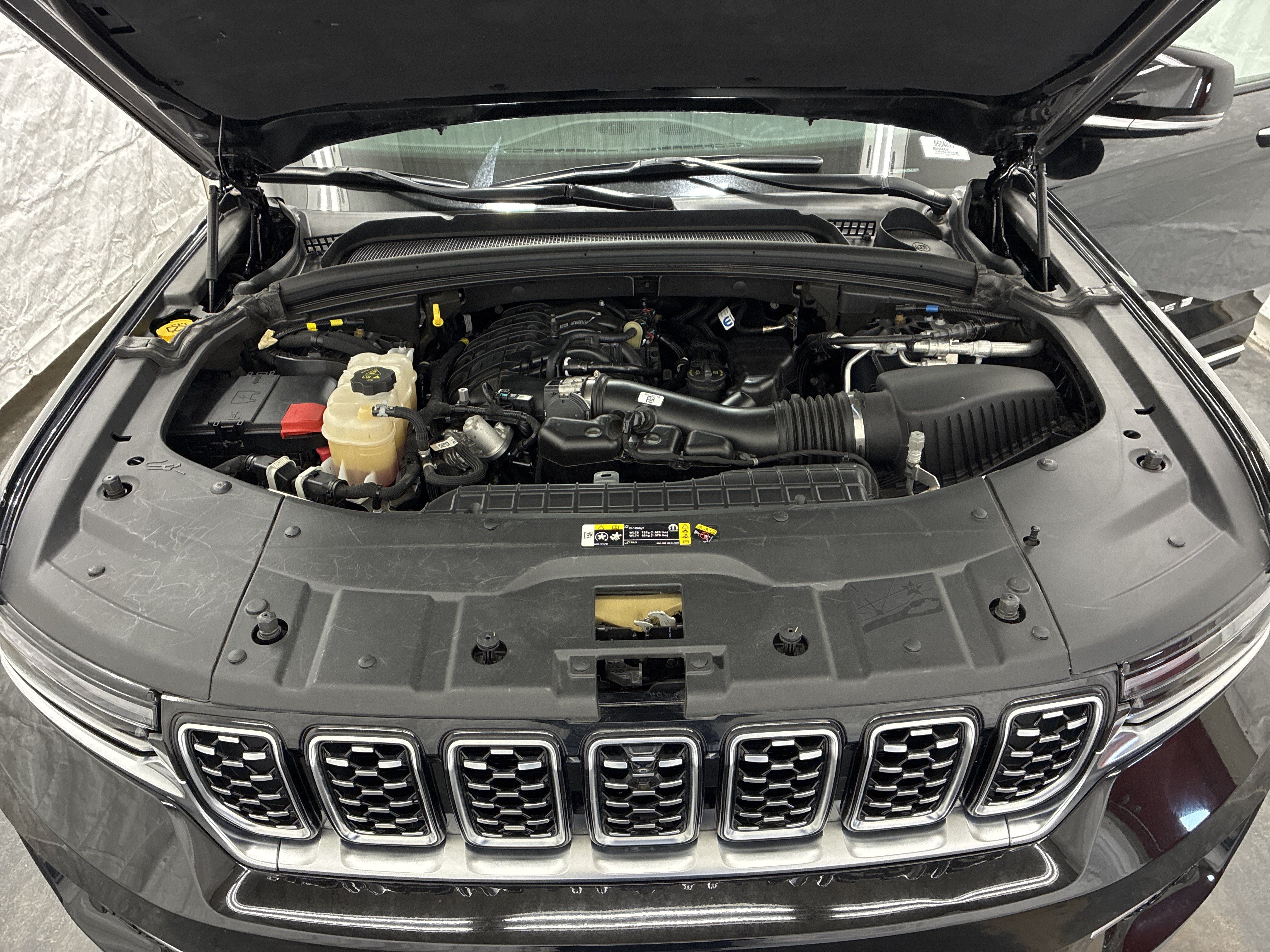 Certified 2024 Jeep Grand Cherokee Summit AWD/4WD image 8