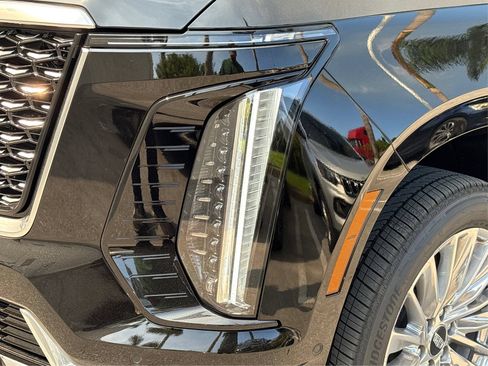 New 2026 Cadillac Escalade ESV Luxury AWD/4WD image 14
