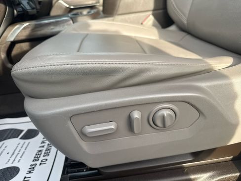 Used 2020 Chevrolet Silverado 2500 LTZ w/ LTZ Texas Edition image 19