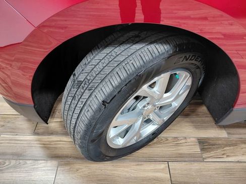 Certified 2019 Chevrolet Equinox Premier w/ LPO, Floor Liner Package image 21