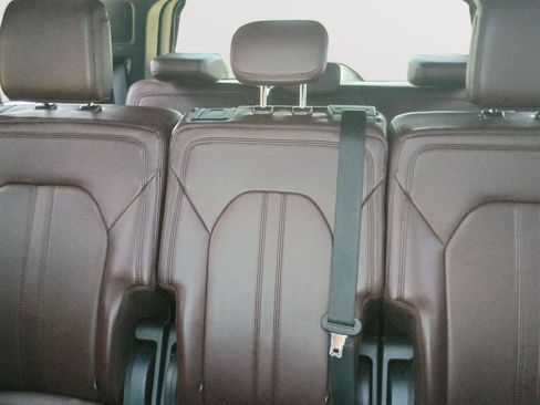 Used 2024 Ford Expedition Limited AWD/4WD image 16