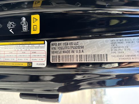 Used 2023 Jeep Gladiator Mojave image 31