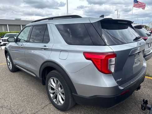 Used 2023 Ford Explorer XLT w/ Equipment Group 202A AWD/4WD image 26