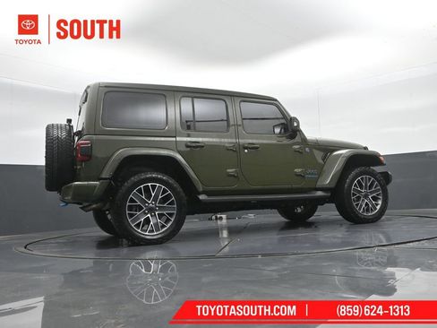 Used 2024 Jeep Wrangler High Altitude AWD/4WD image 37