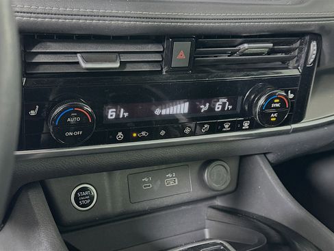 Used 2023 Nissan Rogue SV w/ SV Premium Package image 23