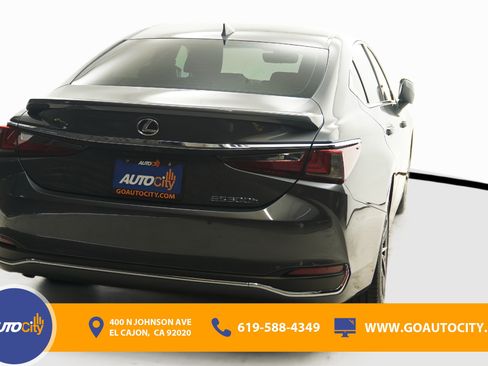 Used 2024 Lexus ES 300h w/ Premium Package FWD image 10