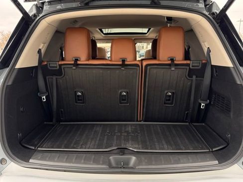 Used 2022 Nissan Pathfinder Platinum w/ Cargo Package image 7