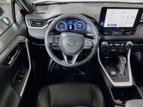 Used 2023 Toyota RAV4 XSE AWD/4WD image 18