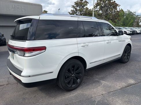 Used 2024 Lincoln Navigator Reserve AWD/4WD image 2
