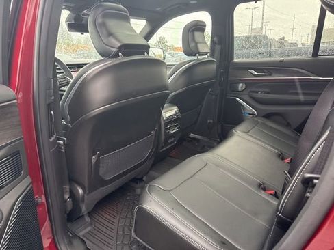 Used 2023 Jeep Grand Cherokee Overland w/ Luxury Tech Group IV AWD/4WD image 15