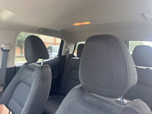 Used 2017 Chevrolet Colorado LT w/ LT Convenience Package image 9