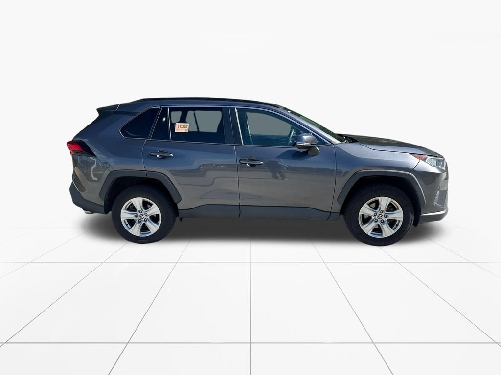 Used 2021 Toyota RAV4 XLE w/ XLE Grade Weather Package AWD/4WD image 9