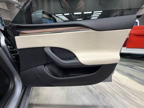 Used 2024 Tesla Model S image 38