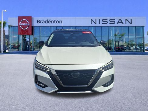 Used 2023 Nissan Sentra SR w/ SR Premium Package FWD image 2