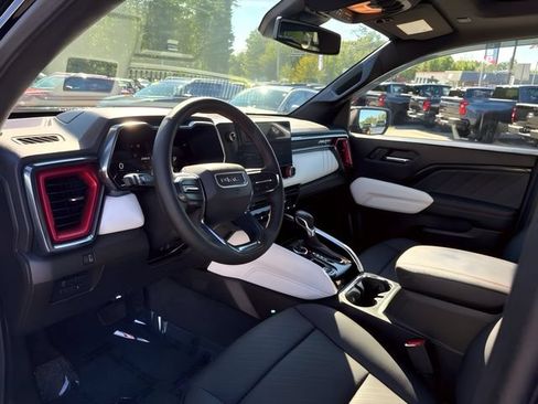 Used 2024 GMC Canyon AT4X AWD/4WD image 13