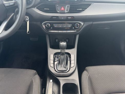 Used 2019 Hyundai Elantra GT FWD image 20
