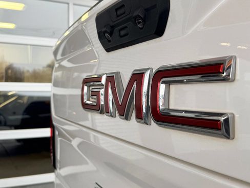 Used 2023 GMC Sierra 3500 Denali image 9