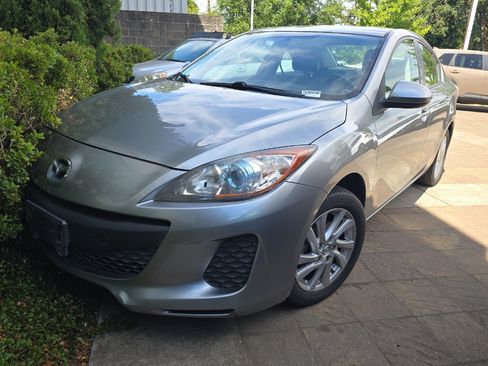 Used 2012 MAZDA MAZDA3 i Touring FWD image 2