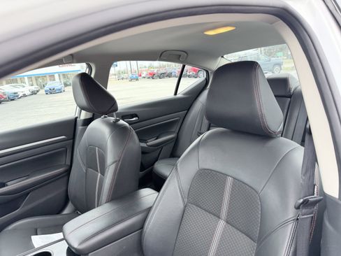 Used 2024 Nissan Altima 2.5 SR image 4
