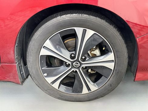 Used 2021 Nissan Leaf SV w/ SV Technology Package FWD image 32