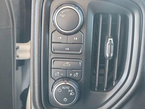 Certified 2025 Chevrolet Silverado 2500 Custom AWD/4WD image 17