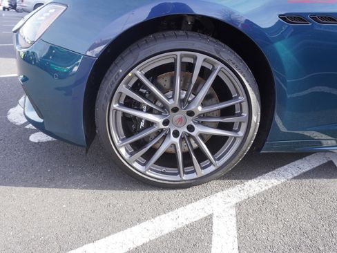 Used 2024 Maserati Ghibli Trofeo image 22